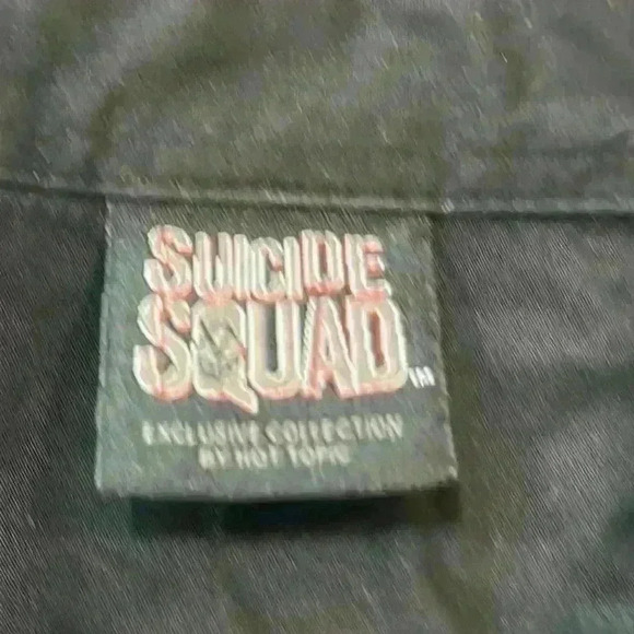 DC Comics Suicide Squad The Joker Card Button Down - Picture 5 of 8